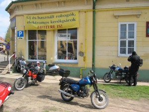 Ungarischer Motorradladen