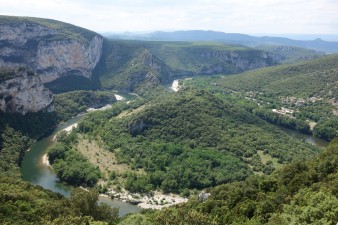 Eindrucksvolle Schleife der Ardèche