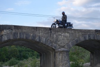 Steinbogenbrücke